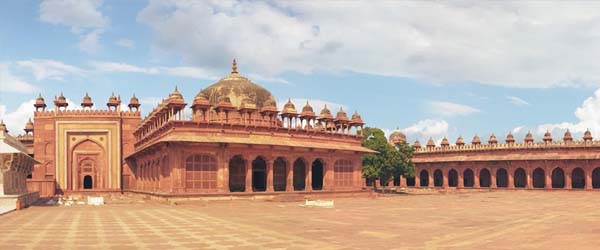 Explore Agra Monuments